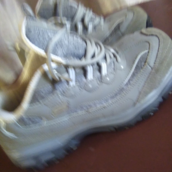 Sketchers CSA approved work shoe steel toe size 9.5 - Picture 3 of 3